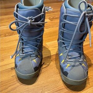 Burton moto women’s snowboarding Boots